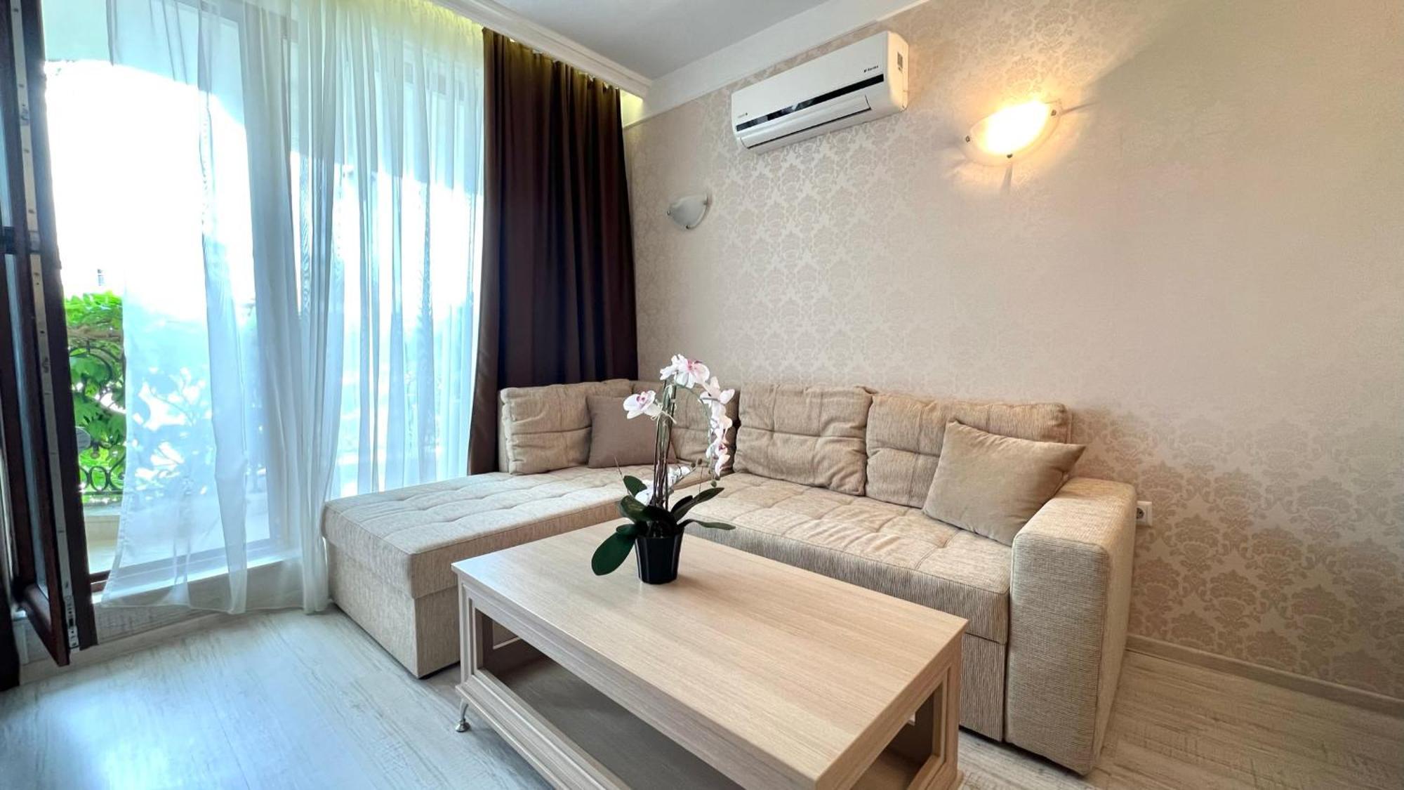 Bratanov Harmony Monte Carlo Apartment Pantai Sunny Luaran gambar